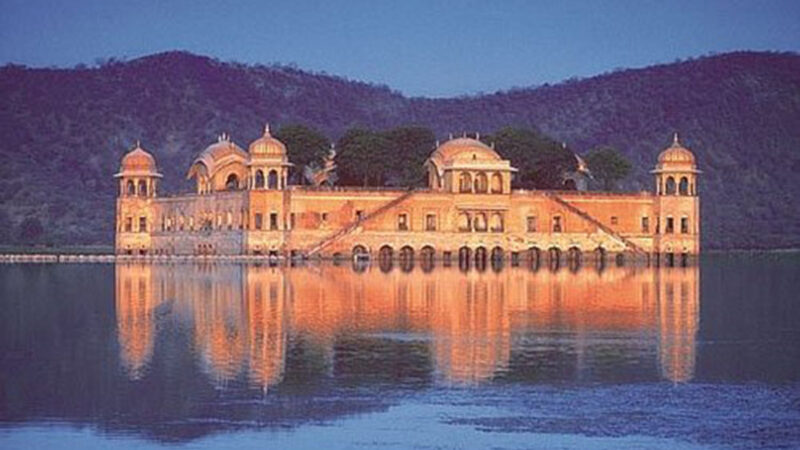 jai-mahal-lake-palace